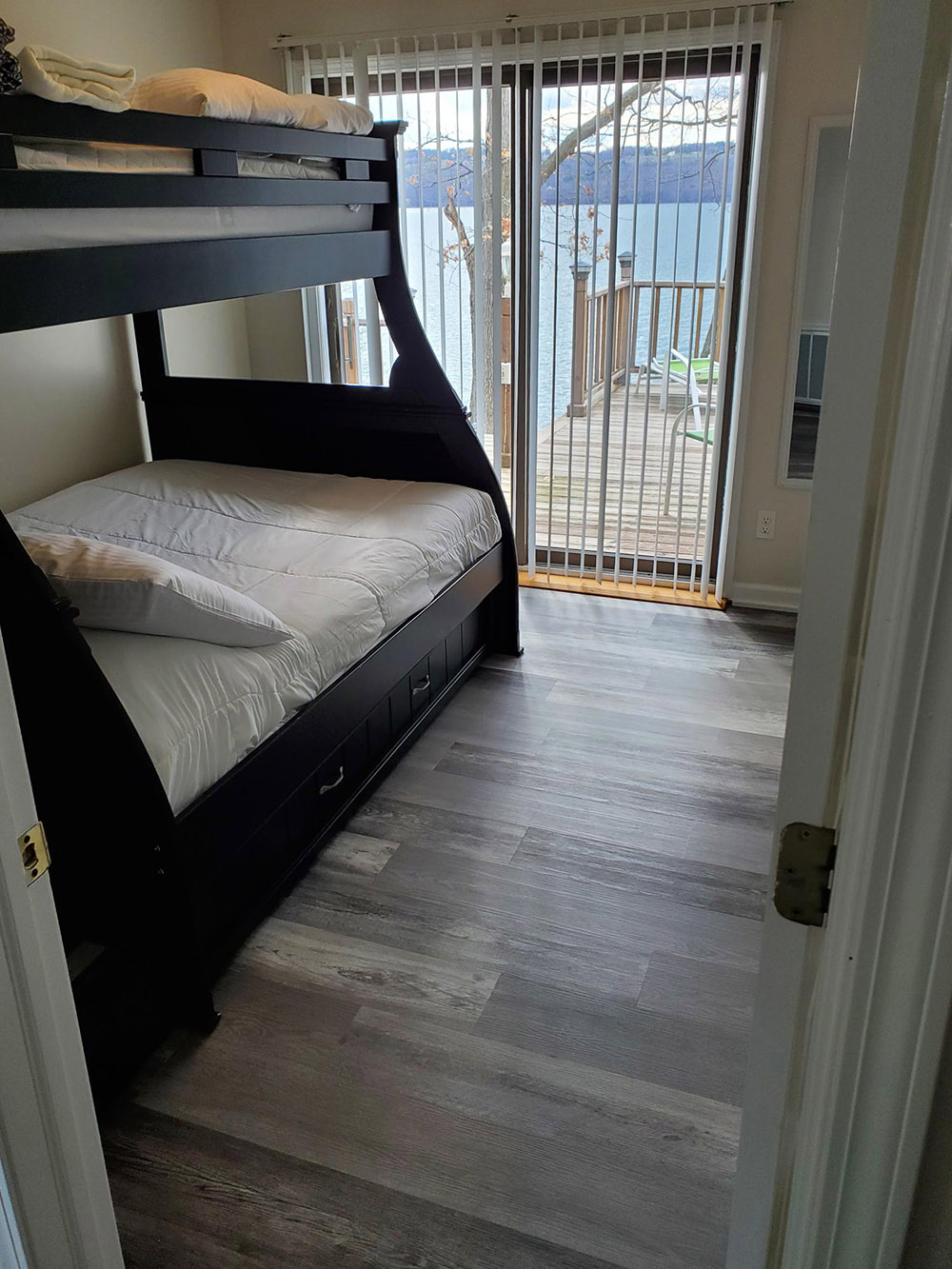 Lakefront Chalet bedroom