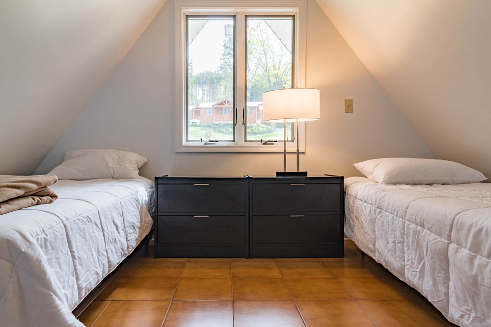 Lakefront Chalet Bedroom with Twin Beds