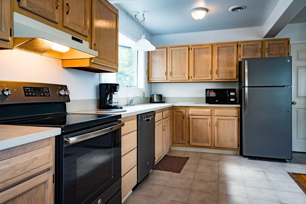 Lakefront Chalet kitchen