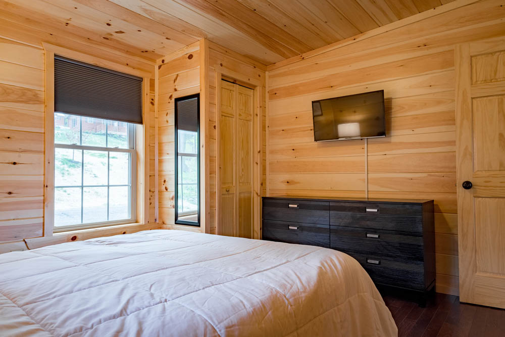 Lakefront Cottage bedroom view 2